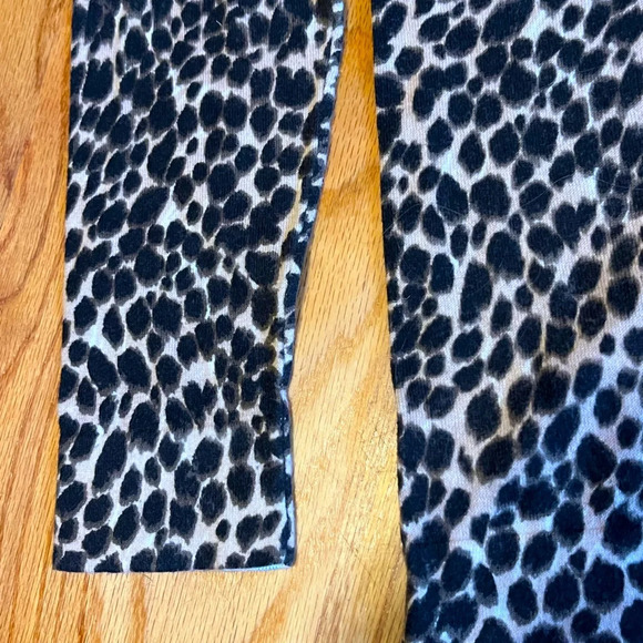 J Crew Leopard Print Lightweight Crew Neck Sweater; Smalll - Picture 3 of 6